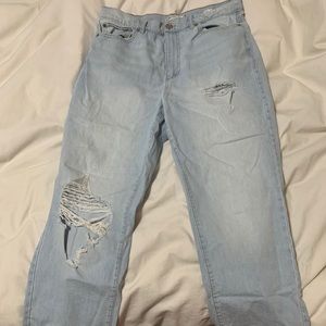 Light wash mom jeans